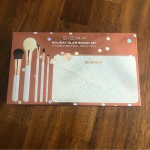 NIB $98 Sigma Beauty Holiday Glam Brush Set!